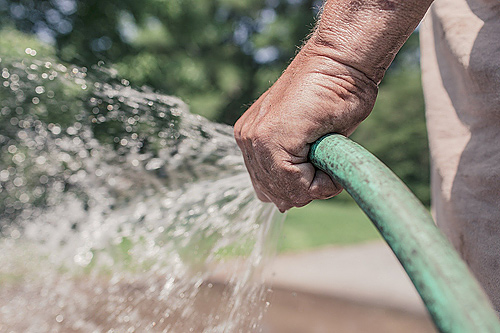 Kein Wasser mehr im Garten verschwenden. © pixabay